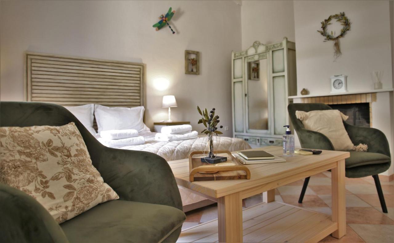 For4 Seasons Home 2 - By Avelink Spata  Bagian luar foto